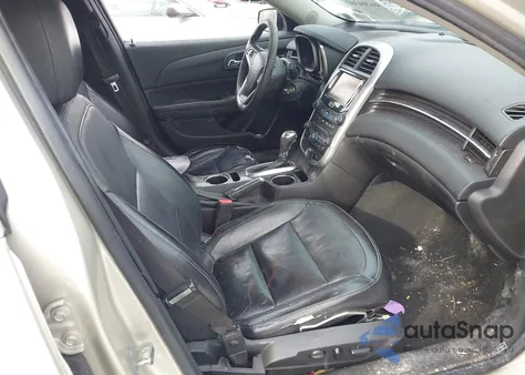 2015 Chevrolet Malibu 1Lz z USA, uszkodzony, nr VIN 1G11F5SL1FF257237